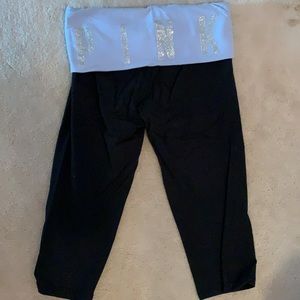 PINK Victoria Secret cropped yoga pants